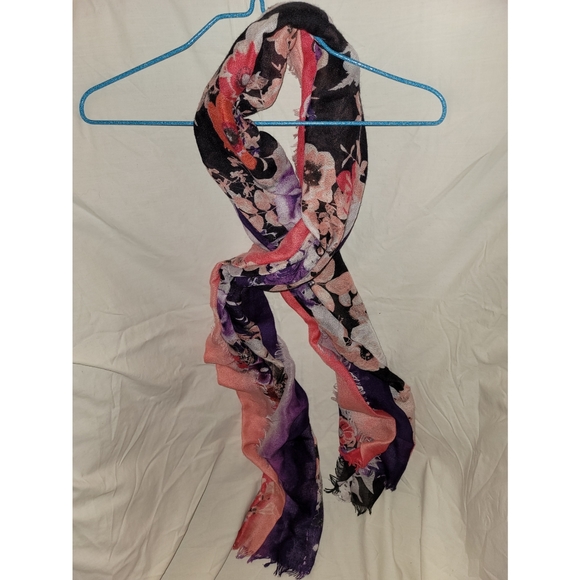 Scarf - Picture 3 of 5